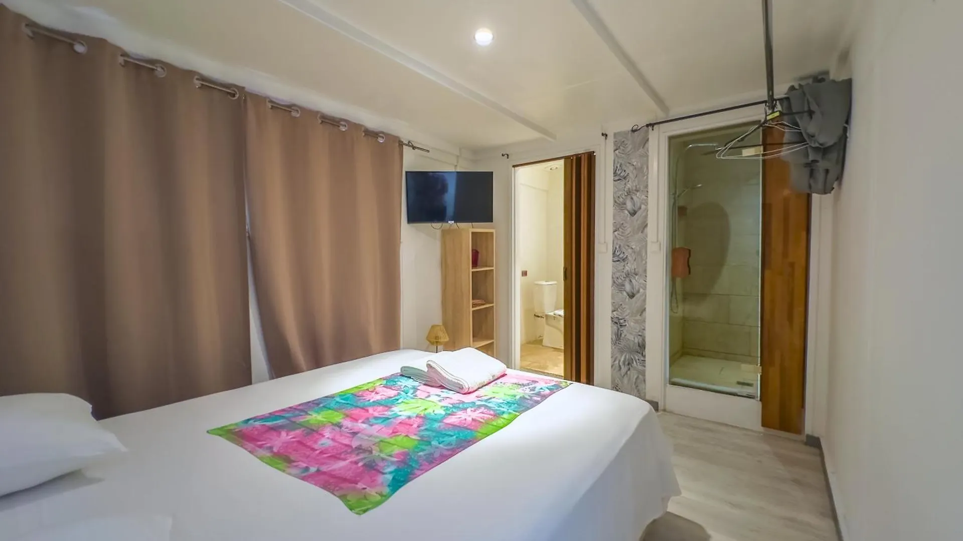 Apartamento Temana Airport Faa'A,Tahiti Faaa Habitación en casa particular